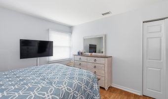 60 Fordham Dr, Aberdeen, NJ 07747
