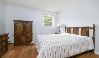 30 Tamanny Trl, Danbury, CT 06811