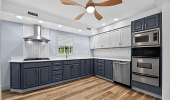 29 Ravenwood Blvd, Barnegat, NJ 08005
