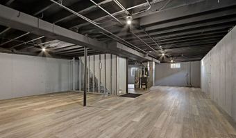 197 Maplewood Dr, Antioch, IL 60002