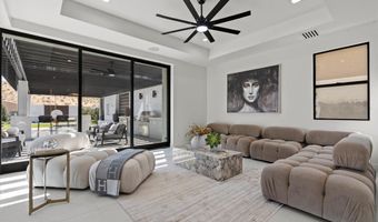 82 Glade Hollow Dr, Las Vegas, NV 89135