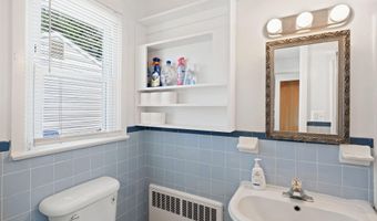 1108 Anchor Ave, Beachwood, NJ 08722