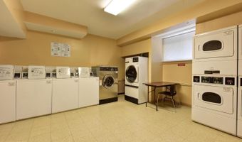 4390 LORCOM Ln 810, Arlington, VA 22207
