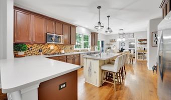 1880 Crofton Dr, Algonquin, IL 60102