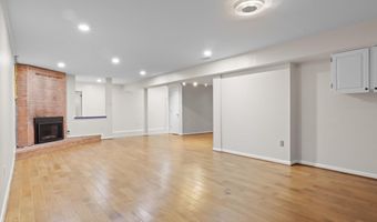 4100 DOWNING St, Annandale, VA 22003