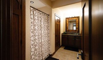 4114 Cochrane Pkwy, Ames, IA 50014