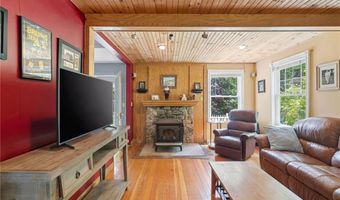 25 Pineland St, North Kingstown, RI 02852