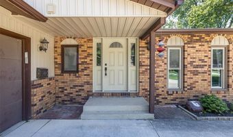 709 Oakhurst Dr, Amherst, OH 44001