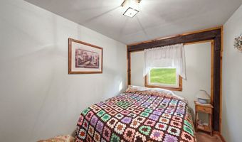 6-8 Field Dr, Ashland, NH 03217