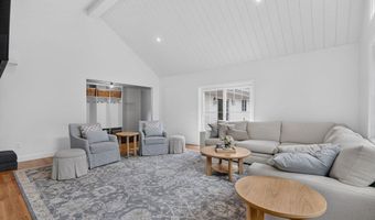 6 Hawthorne Cir, Andover, MA 01810