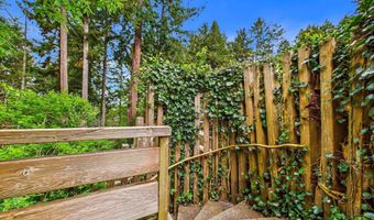 448 Tanglewood Rd, Arcata, CA 95521