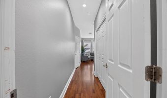 5216 POINT HARBOR Ln, Apollo Beach, FL 33572