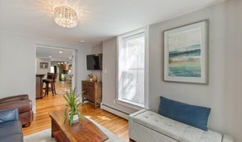 87 Friend St A, Amesbury, MA 01913