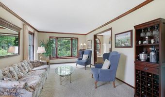 450 Eldridge Rd, Aurora, OH 44202