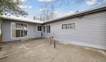 2996 Lakeview Dr, Ann Arbor, MI 48103