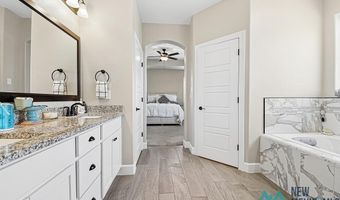 3811 Aquamarine Dr, Carlsbad, NM 88220