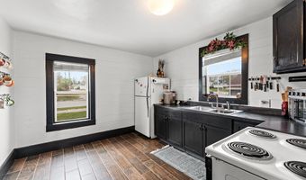 1215 Navarino St, Algoma, WI 54201