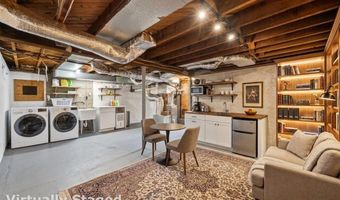 110 Minturn Rd, Bridgeport, CT 06606