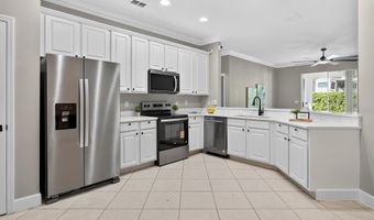 908 HILLY BEND Dr, Apopka, FL 32712