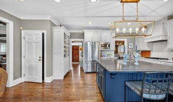 1153 Saint Andrews Dr, Macon, GA 31210