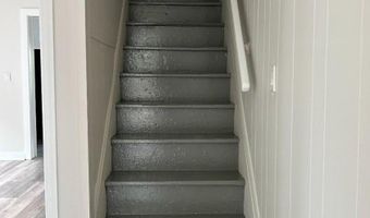 135 W Chrystal St, Andover, NJ 07801