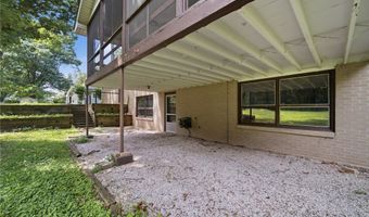 1097 Oak Tree Rd, Akron, OH 44320