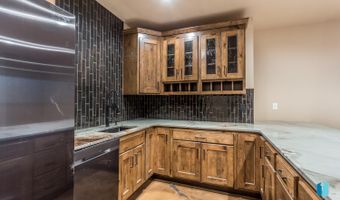 2816 E Sunflower Cir, Brandon, SD 57005