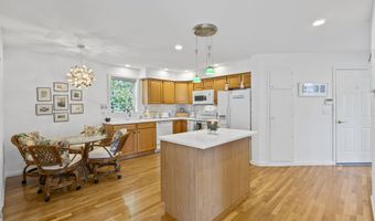 146 Parkwood Dr, Augusta, ME 04330