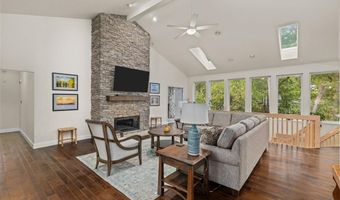 915 Timber Glen Ln, Ballwin, MO 63021