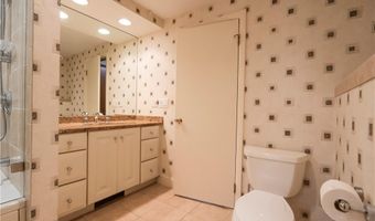 2 Buckingham St, Barrington, RI 02806