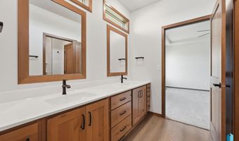2417 E Brek St, Brandon, SD 57005