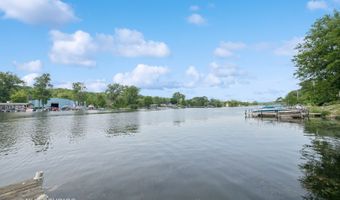 723 N River Rd, Algonquin, IL 60102