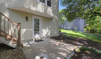 465 Redwood Forest Dr, Ballwin, MO 63021