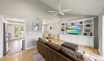 522 Mackey Ave, Belford, NJ 07718