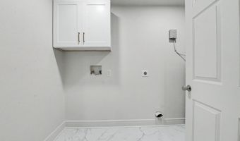 6105 E Desoto St, Bay St. Louis, MS 39520