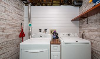 1231 Edgewater Ln, Antioch, IL 60002