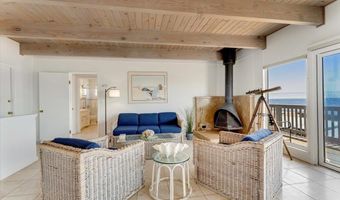 617 Beach Dr, Aptos, CA 95003