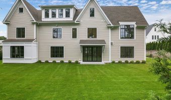 8 Fado Ln, Cos Cob, CT 06807