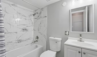 4936 SAUQUOIT Ln, Annandale, VA 22003