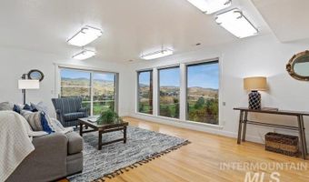 889 E Chardie Rd, Boise, ID 83702