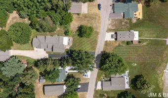 3235 Lakeview Dr, Allegan, MI 49010