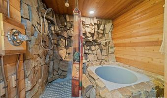 15868 N Fish Lake Rd, Chickaloon, AK 99674