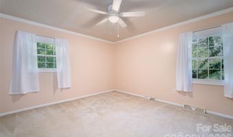 6 Hillview Cir, Asheville, NC 28805