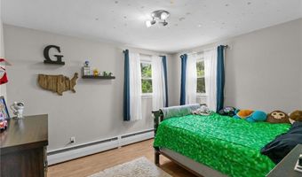 17 Linwood Dr, Coventry, RI 02816