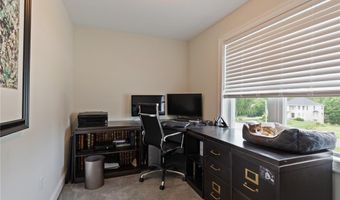 25 Kristin Dr, Cranston, RI 02921
