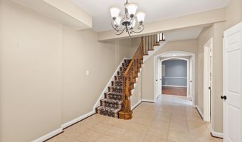 2345 S ROLFE St S, Arlington, VA 22202