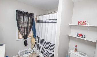 31 Dewitt St, Amsterdam, NY 12010