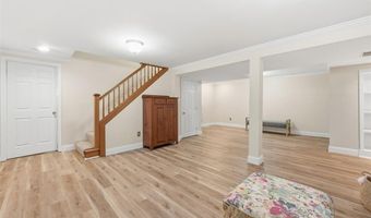 180 Spring Oaks Dr, Ballwin, MO 63011