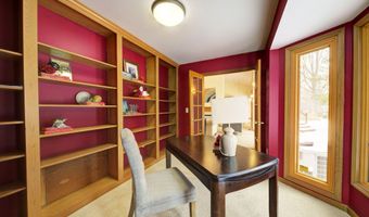 825 Brookside Dr, Ann Arbor, MI 48105