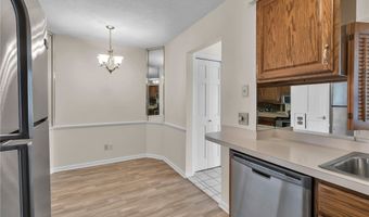 660 Youngs Rd E, Amherst, NY 14221